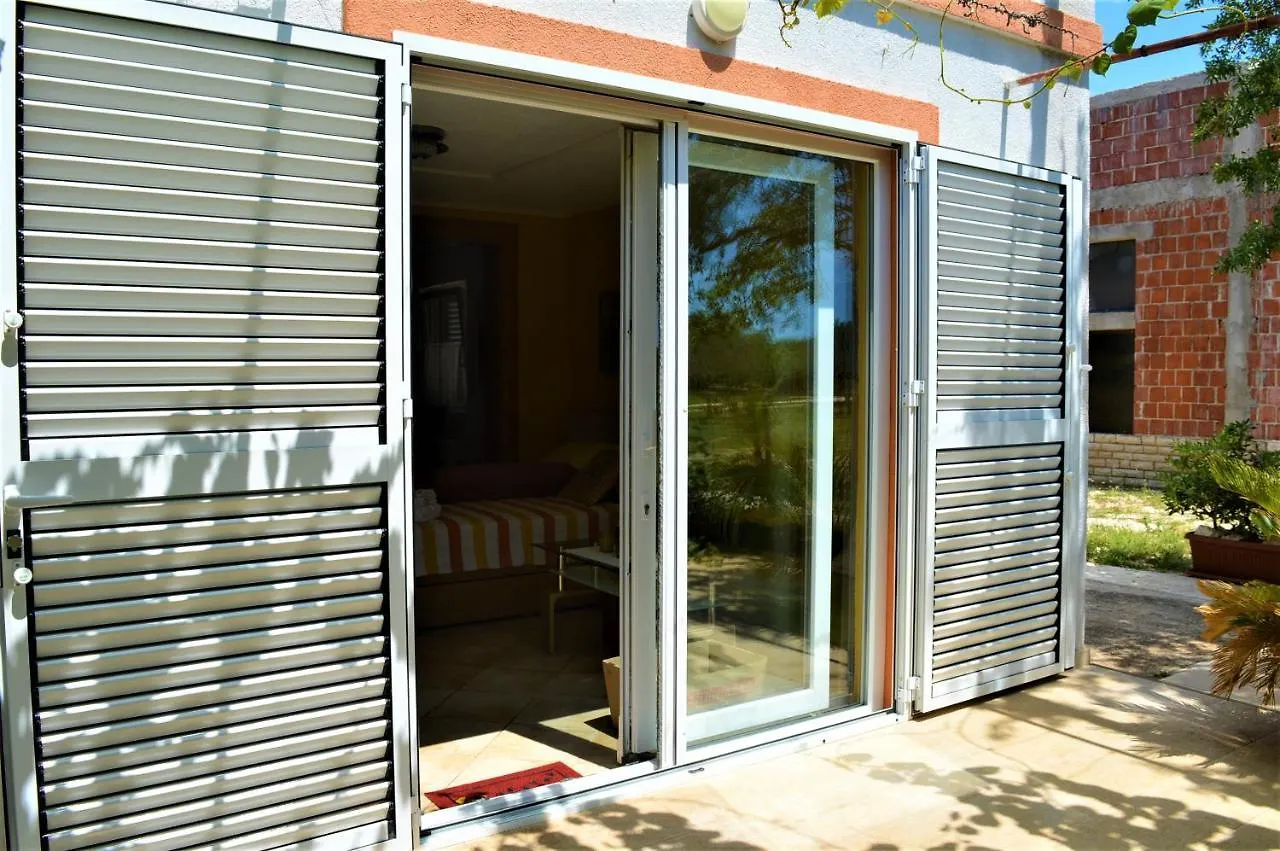 Studio Apartments Luka Biograd - Benkovac 0*,  Κροατία