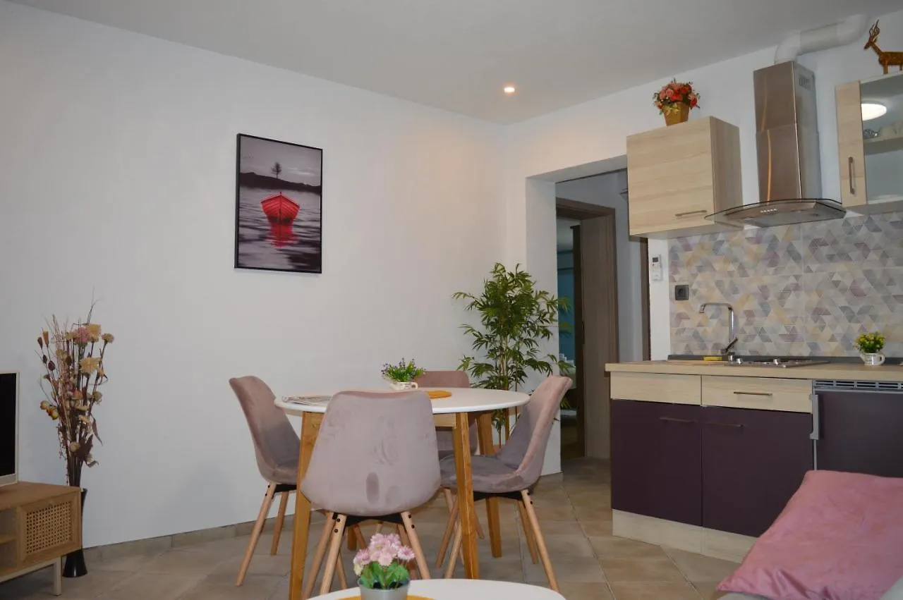 Studio Apartments Luka Biograd - Benkovac