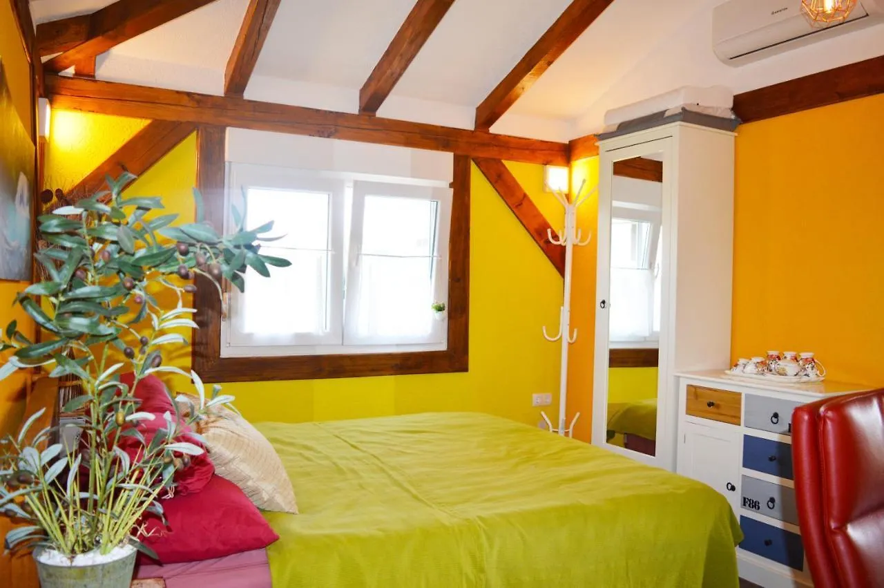 Studio Apartments Luka Biograd - Benkovac