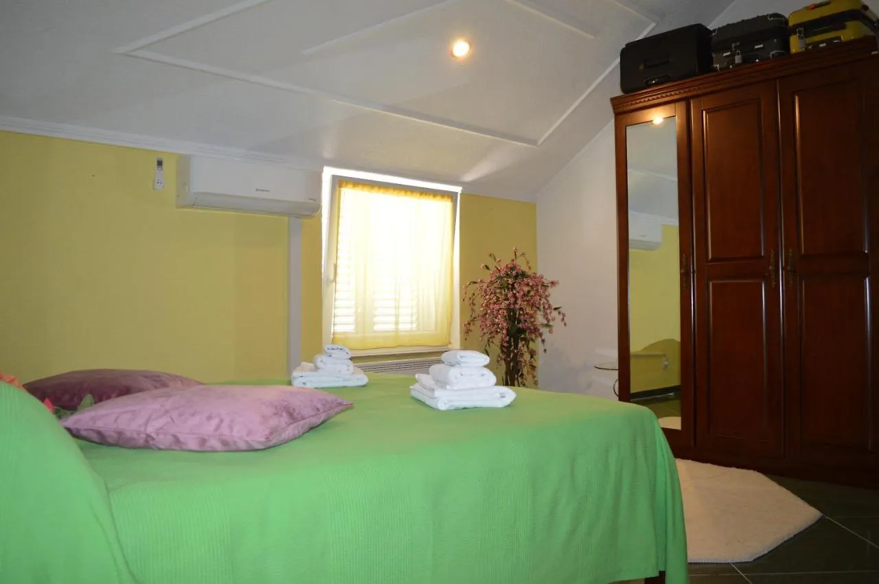 Studio Apartments Luka Biograd - Benkovac